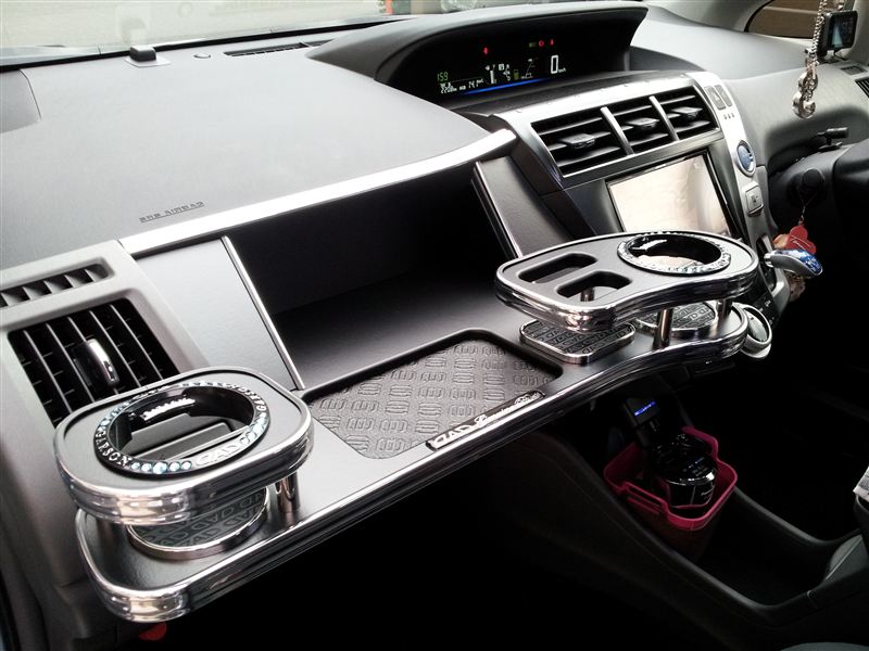 D.A.D / GARSON D.A.D フロントテーブル のパーツレビュー | プリウスα