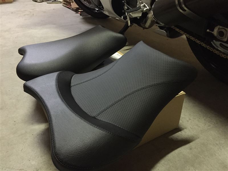 ノーブランド スズキ GSX1300R 隼 シート 隼 ローダウンシート 08～ 黒