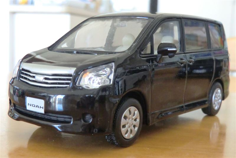 トヨタ(純正) 非売品カラーサンプルミニカー・トヨタ70ノア ブラック