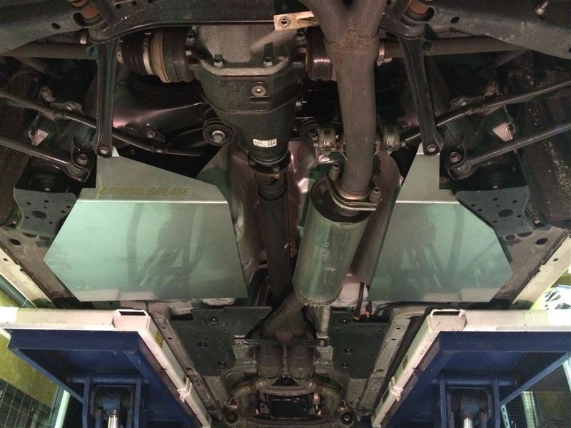 クリスタルガレージ 燃料タンクガード のパーツレビュー | クラウン