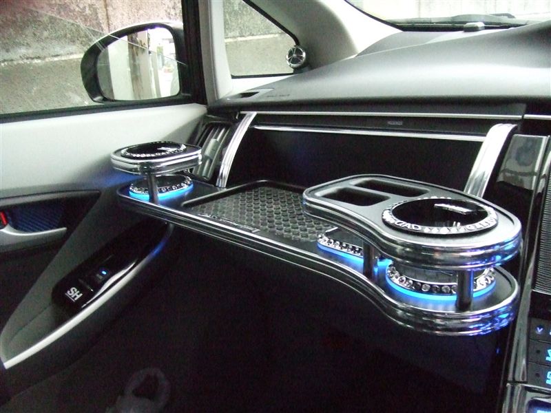 D.A.D / GARSON D.A.D フロントテーブル のパーツレビュー | プリウス