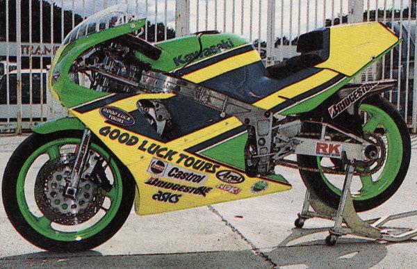 ZX-4 TT-F3♪ 当時物ｼﾝｸﾞﾙｼｰﾄｶｳﾙでZXR4仕様なのだ♪｜katsubnrのブログ