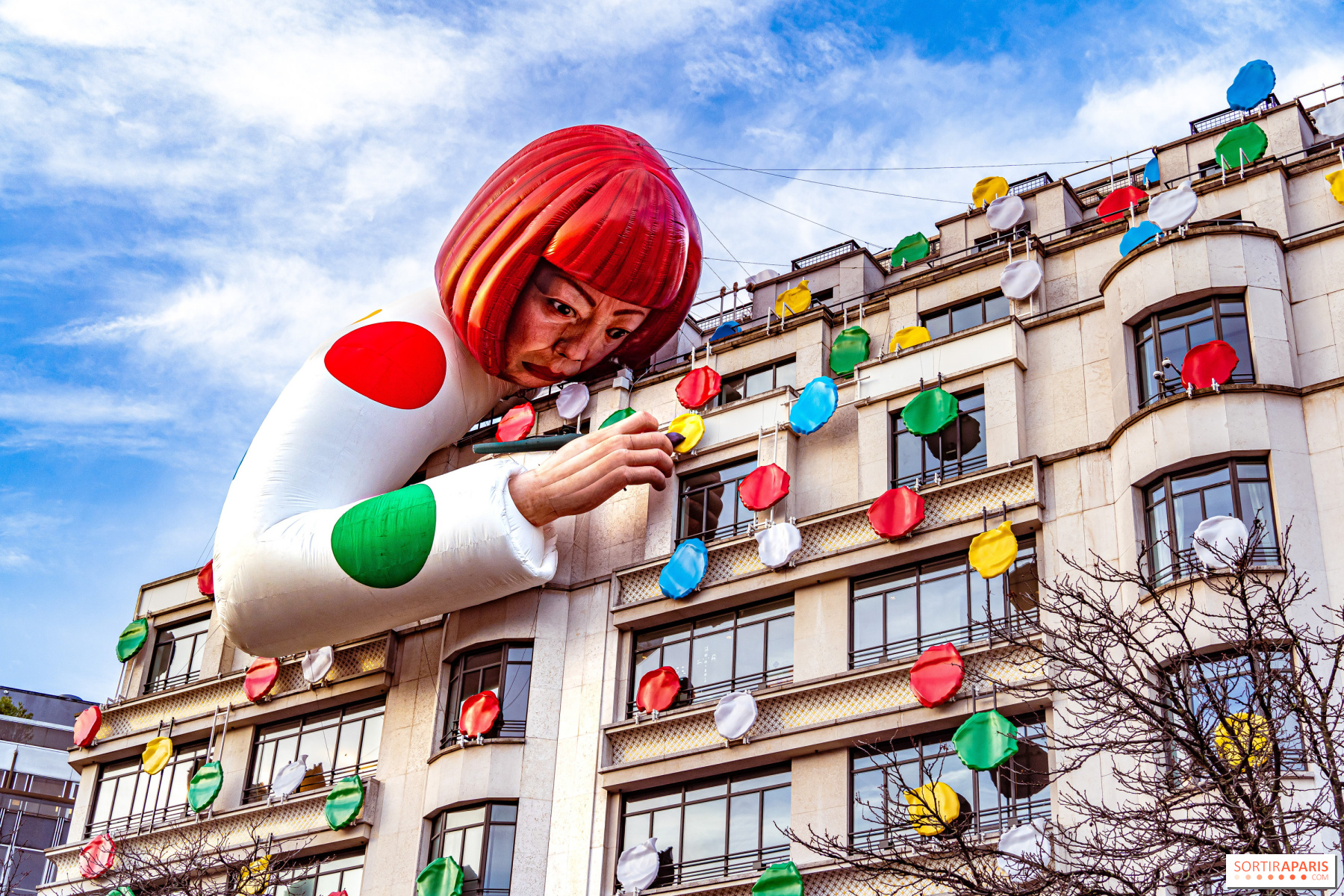 草間彌生がルイ・ヴィトンのシャンゼリゼとヴァンドームで展開する