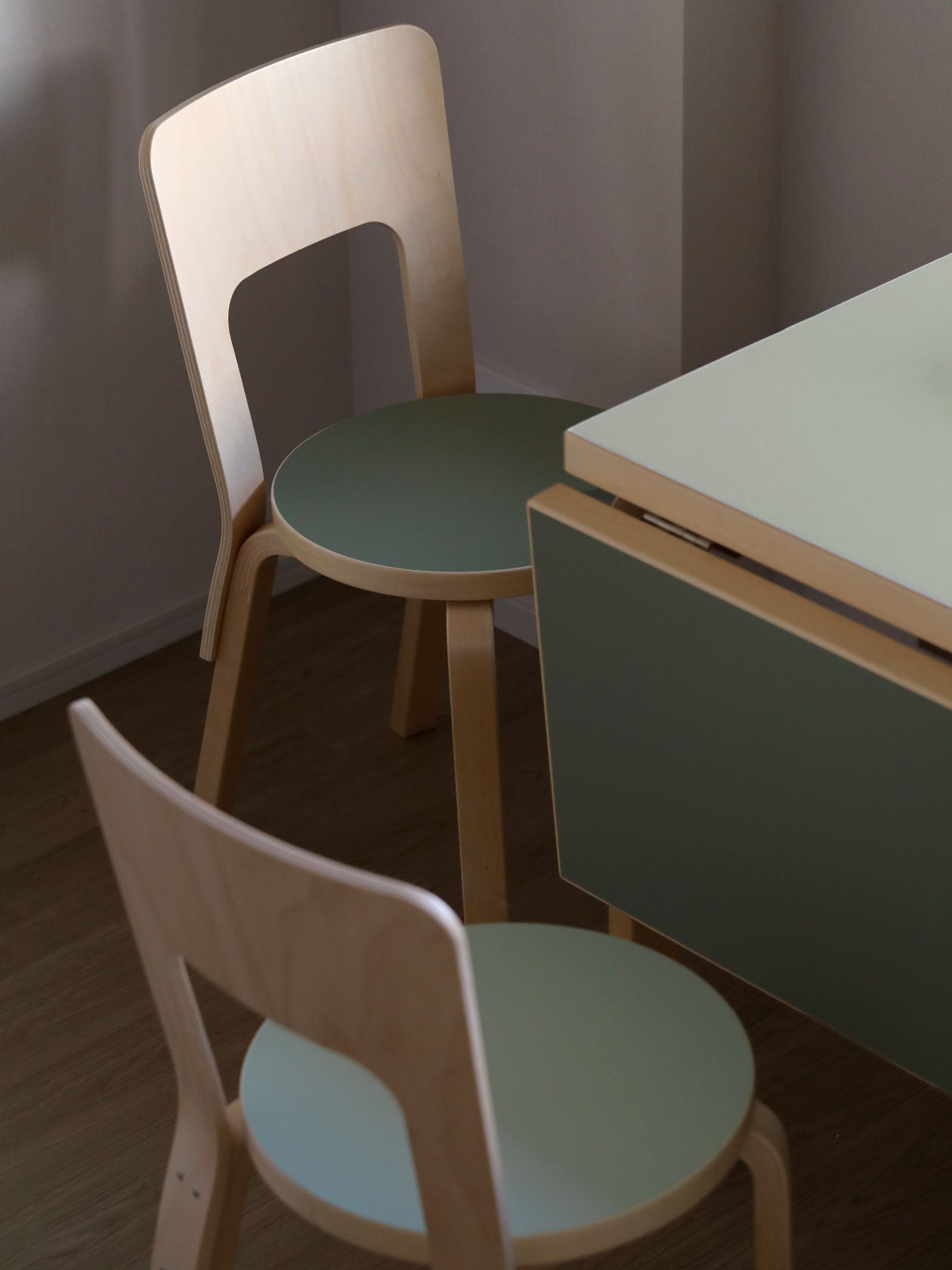 Chair 66 スコープ別注リノリウム | Artek (アルテック)