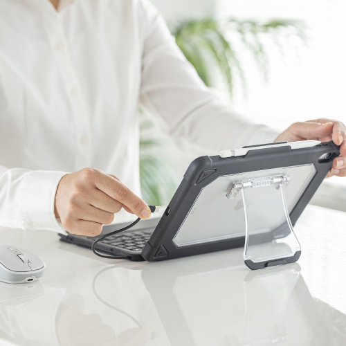 iPad 第10世代 とType-Cケーブルで接続できるiPad用ケース付き