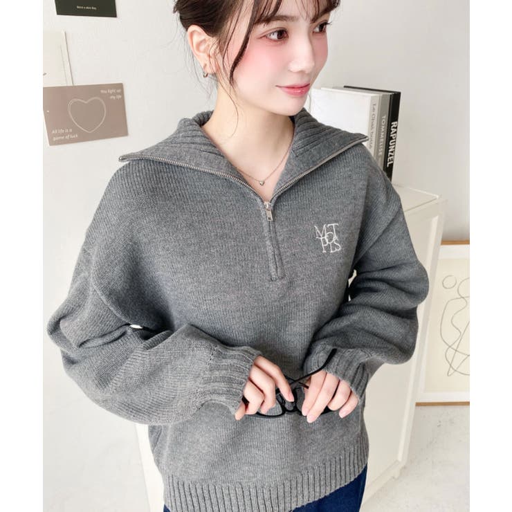 ハーフジップワンポイント刺繍入りニットプルオーバー[品番