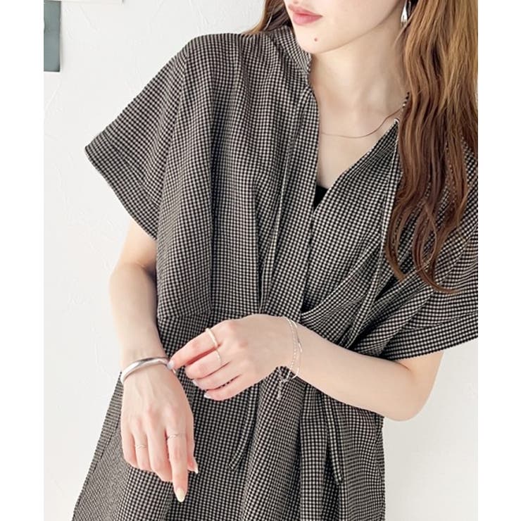 大人の上品さをプラス。前後2wayカシュクールサッカー素材半袖ブラウス