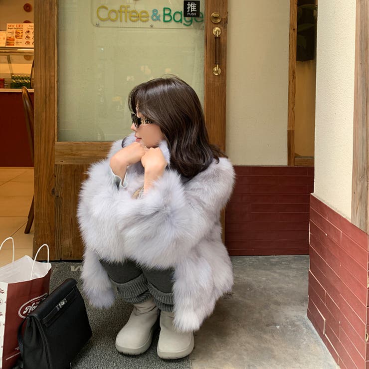 甘辛系ガールズ☆スタンドカラー 上品で華やかなフェイクファーコート