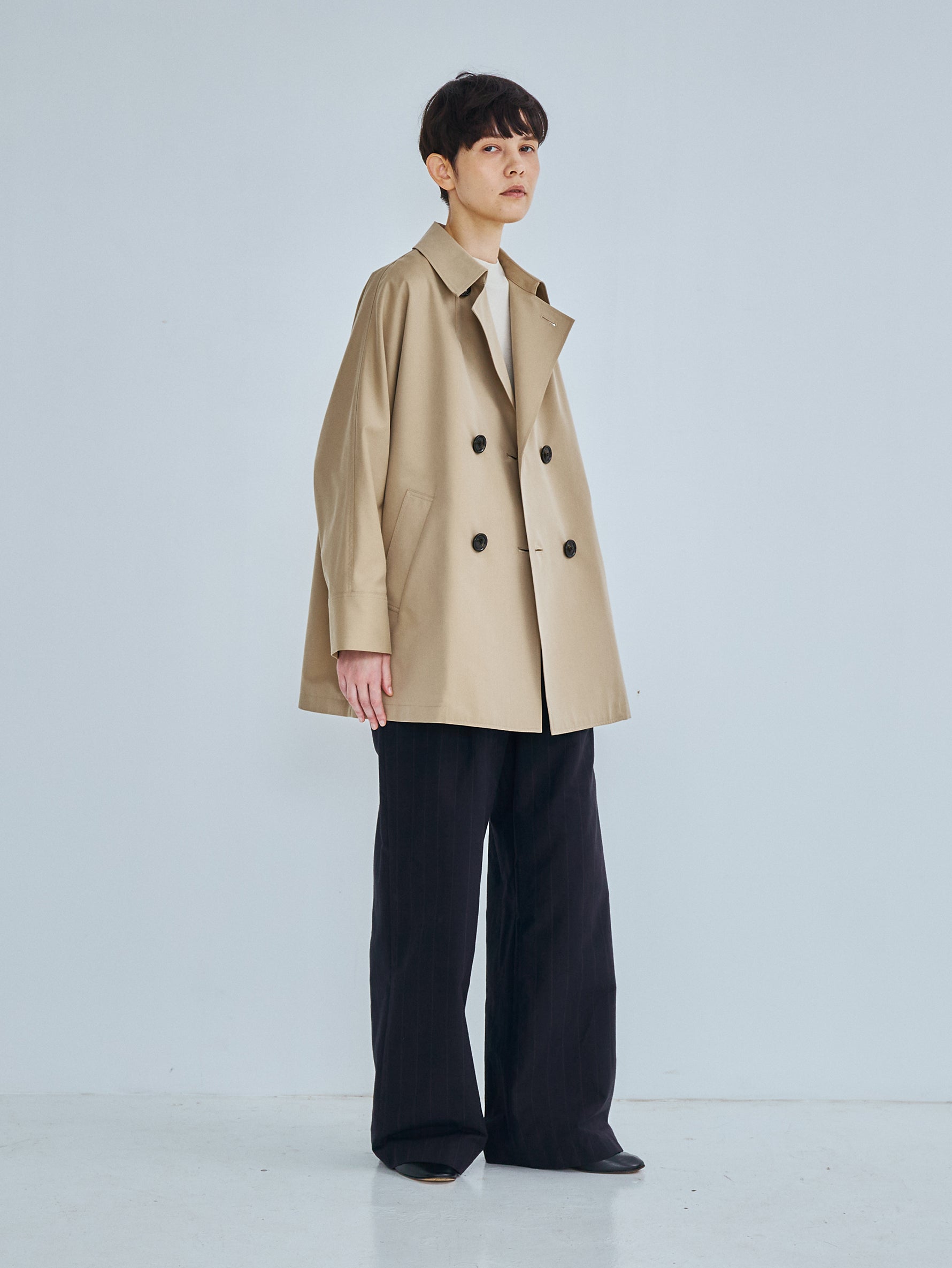 2つのシルエット、変わらない哲学＜テントトレンチコート＞