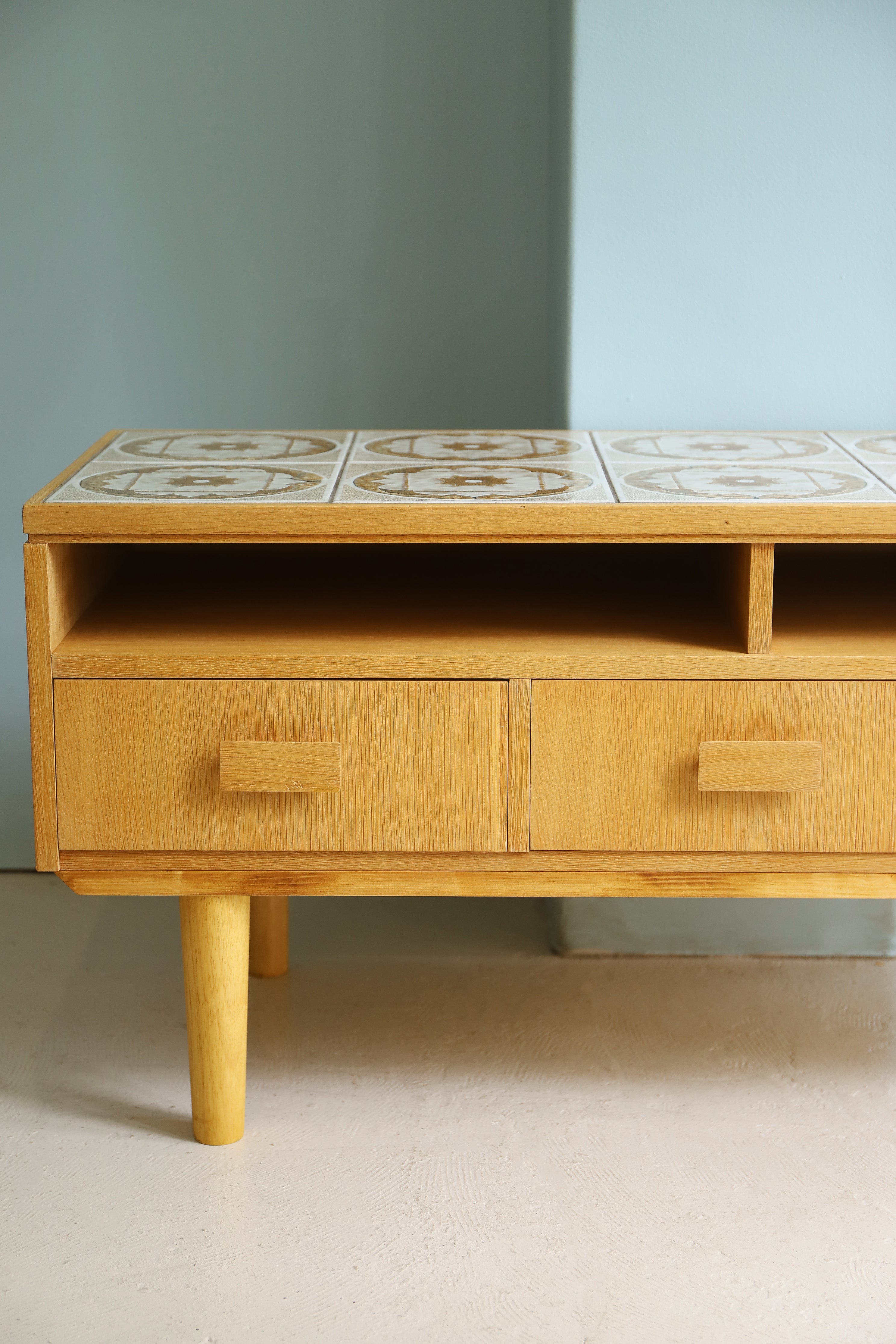 デンマークヴィンテージ タイルトップ ローボード チェスト オーク材