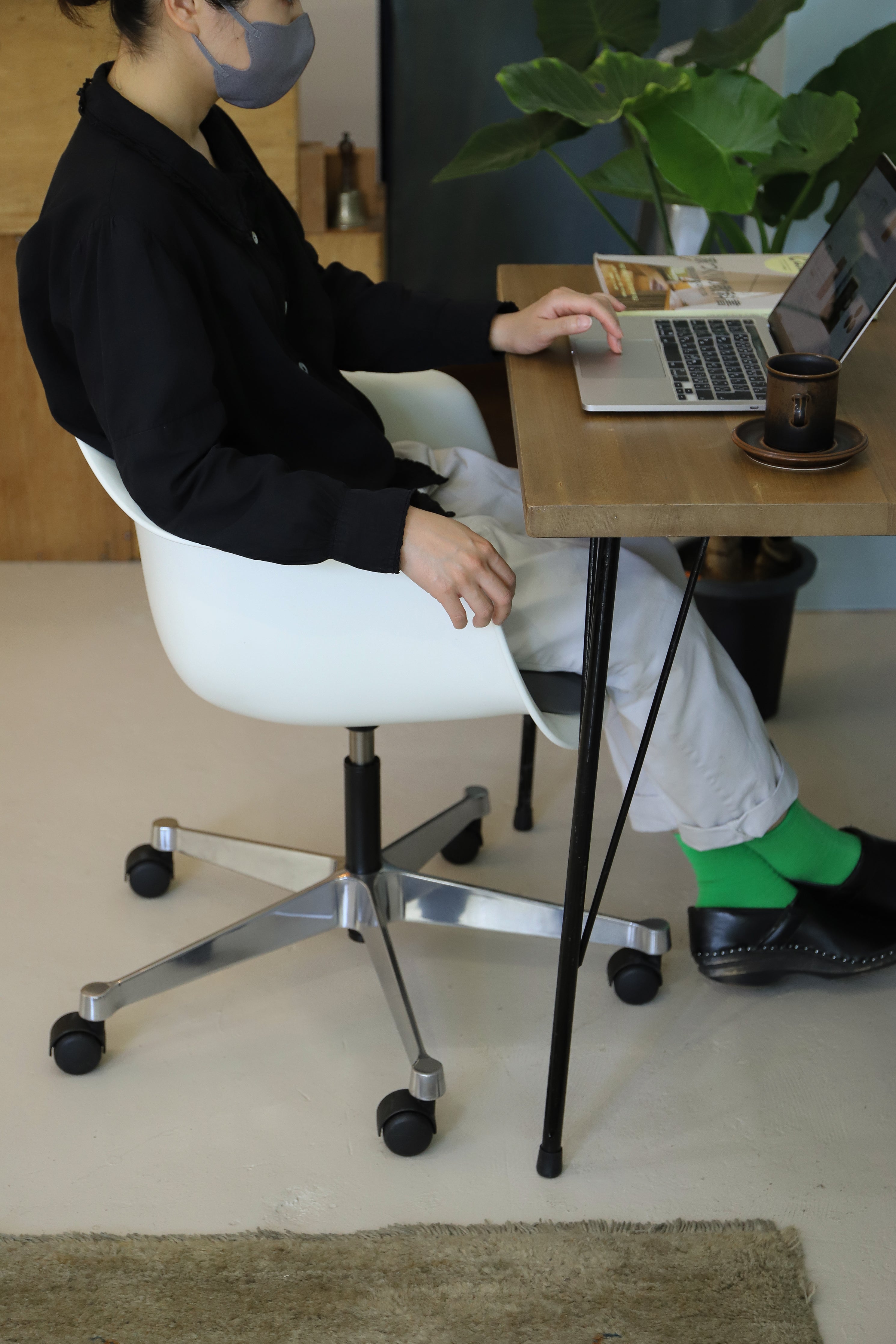 ハーマンミラー ヴィトラ アームシェルチェア キャスターベース/Herman