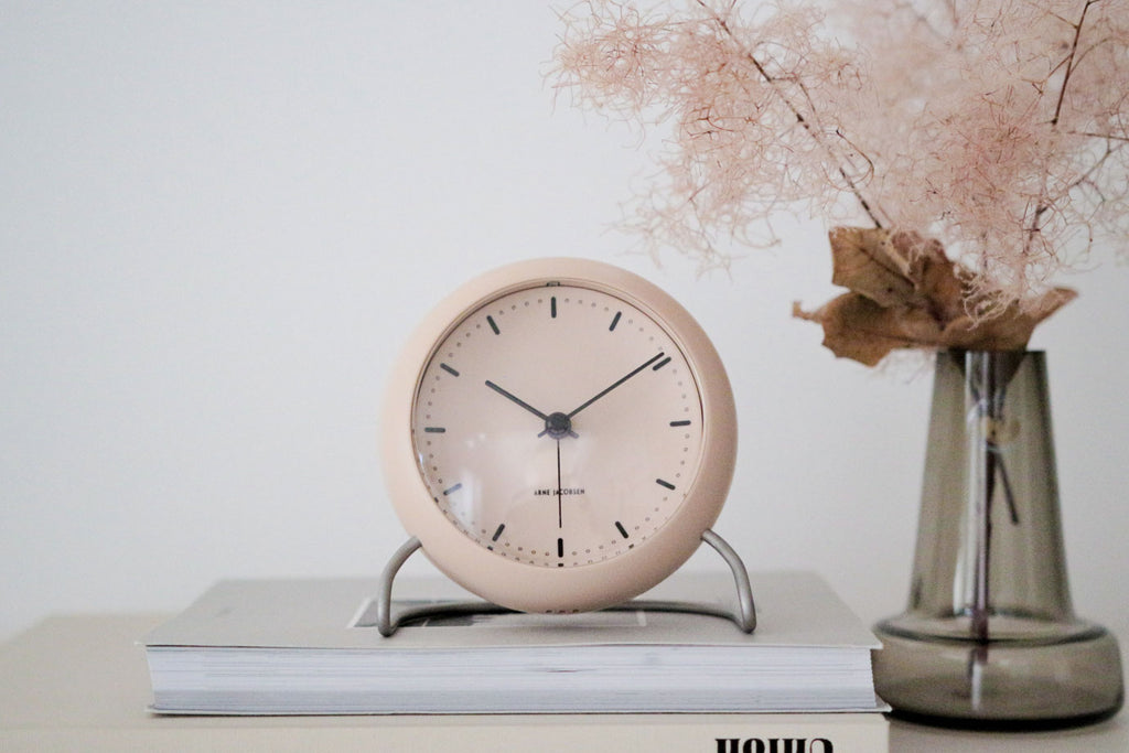 アルネ・ヤコブセン TableClock CITY HALL ストーンブルー | Shinc lab