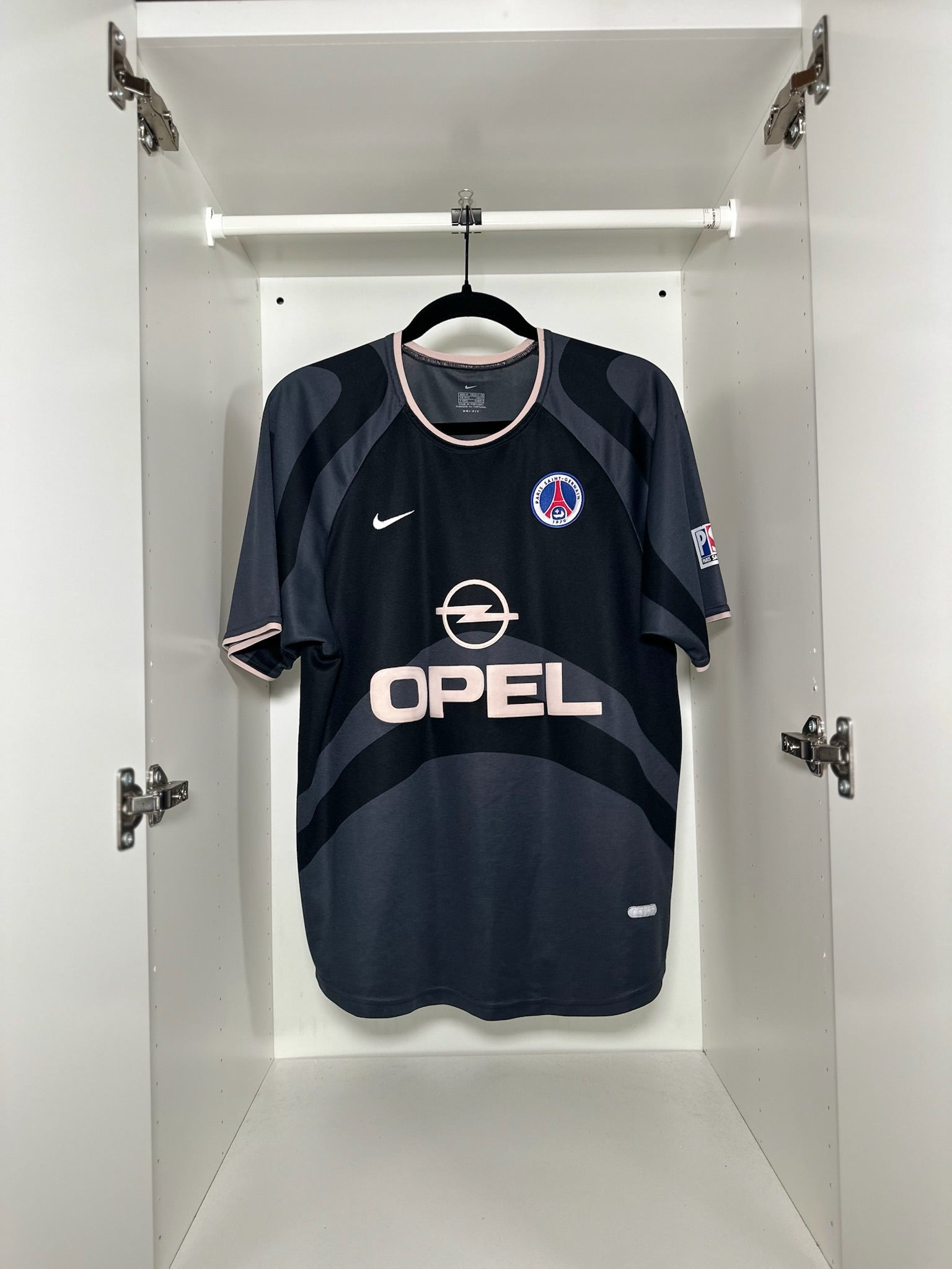 018D75B7-909F-4DED-AA7E-