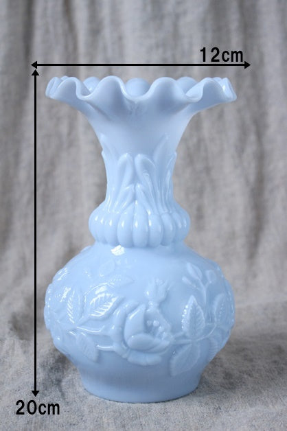 1900年代オパリンガラスのフラワーベース（高さ20cm） フランス