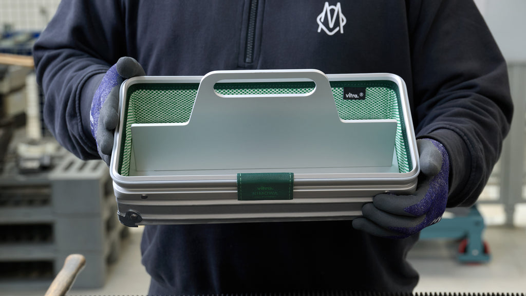 動きをデザインする：RIMOWA Vitra 2025 クリスチャン・グロッセンへの