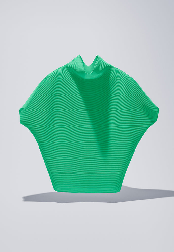 アイテムのご紹介「 DOLMAN STRETCH PLEATS 1」 – isseymiyake.com