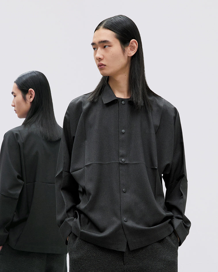 アイテムのご紹介「WOOL LIKE COMPACT SHIRT」 – isseymiyake.com
