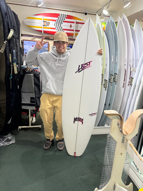 皆様！ご来店にて沢山の 新品『LOSTサーフボード』Polyester Made in