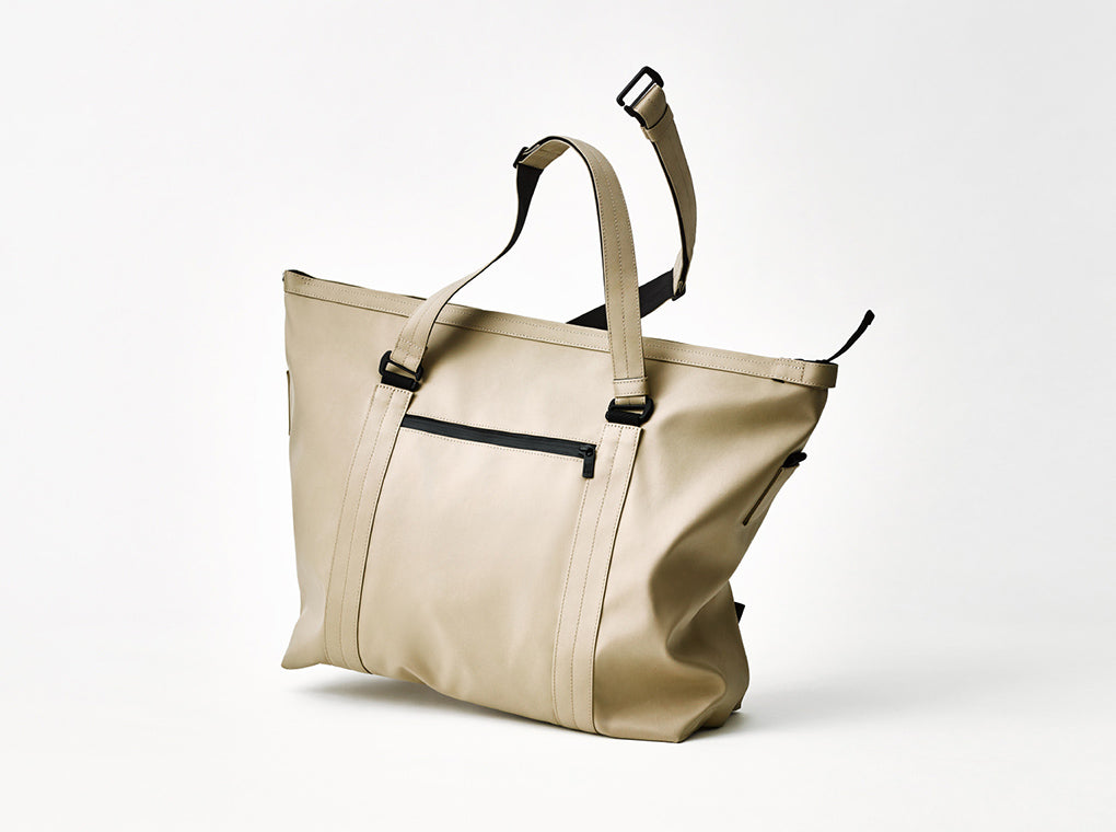 アイテムのご紹介「SLIDE TOTE BAG」 – isseymiyake.com