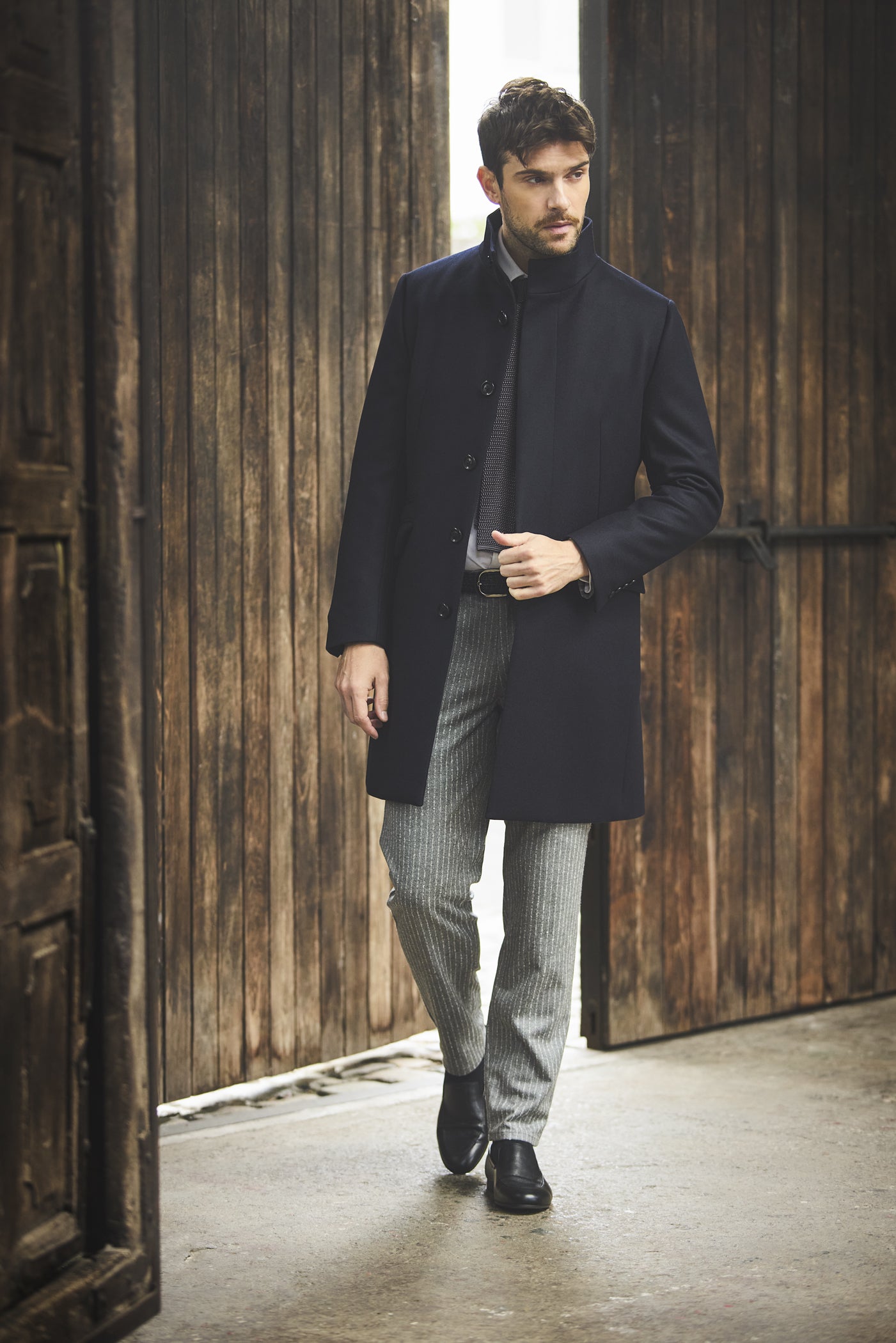 ミドル or ロング 好みで選べるスタンドカラーコート｜EPOCA UOMO