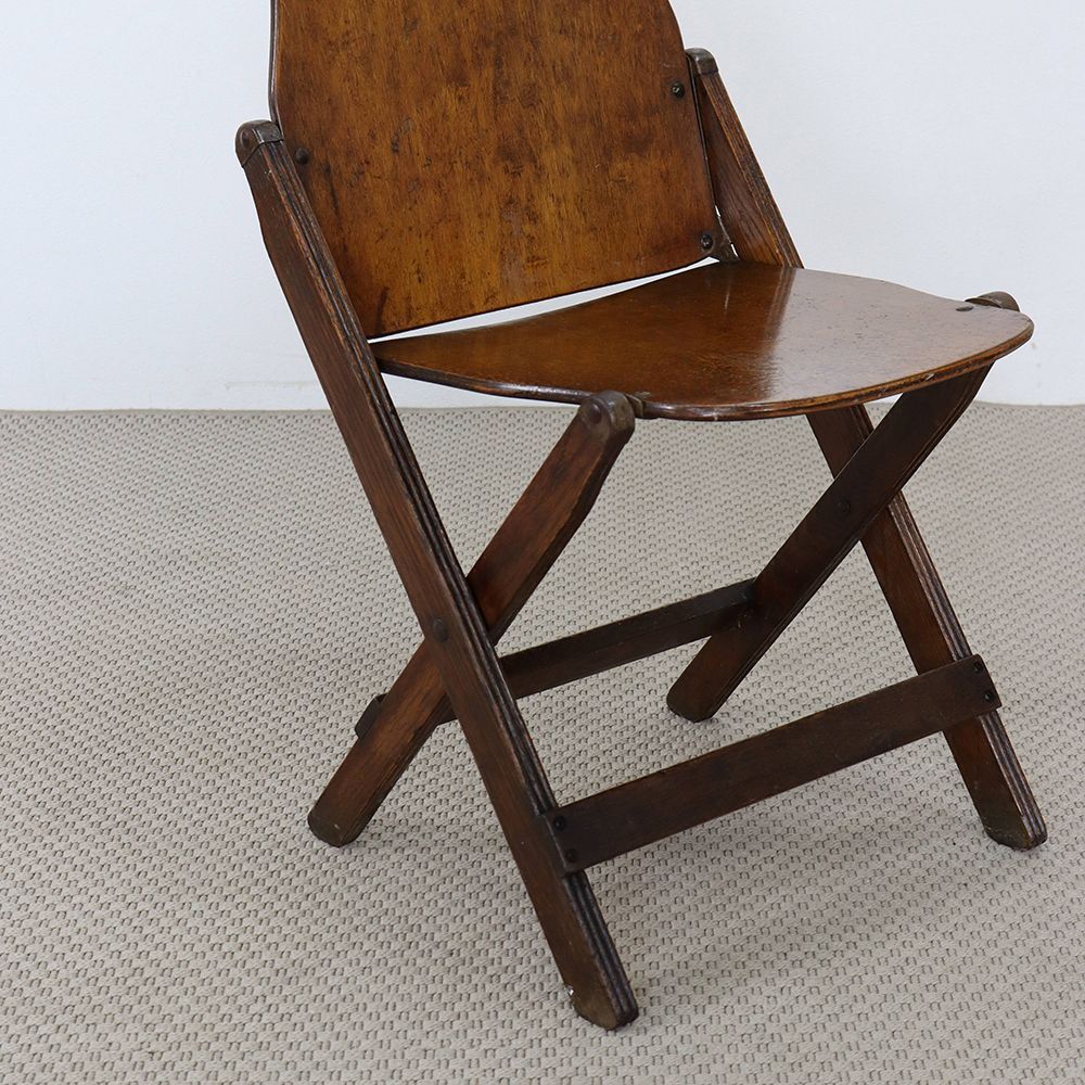 薄さにビックリ♪ 折りたたみチェア VC109-036 – アンティーク家具と