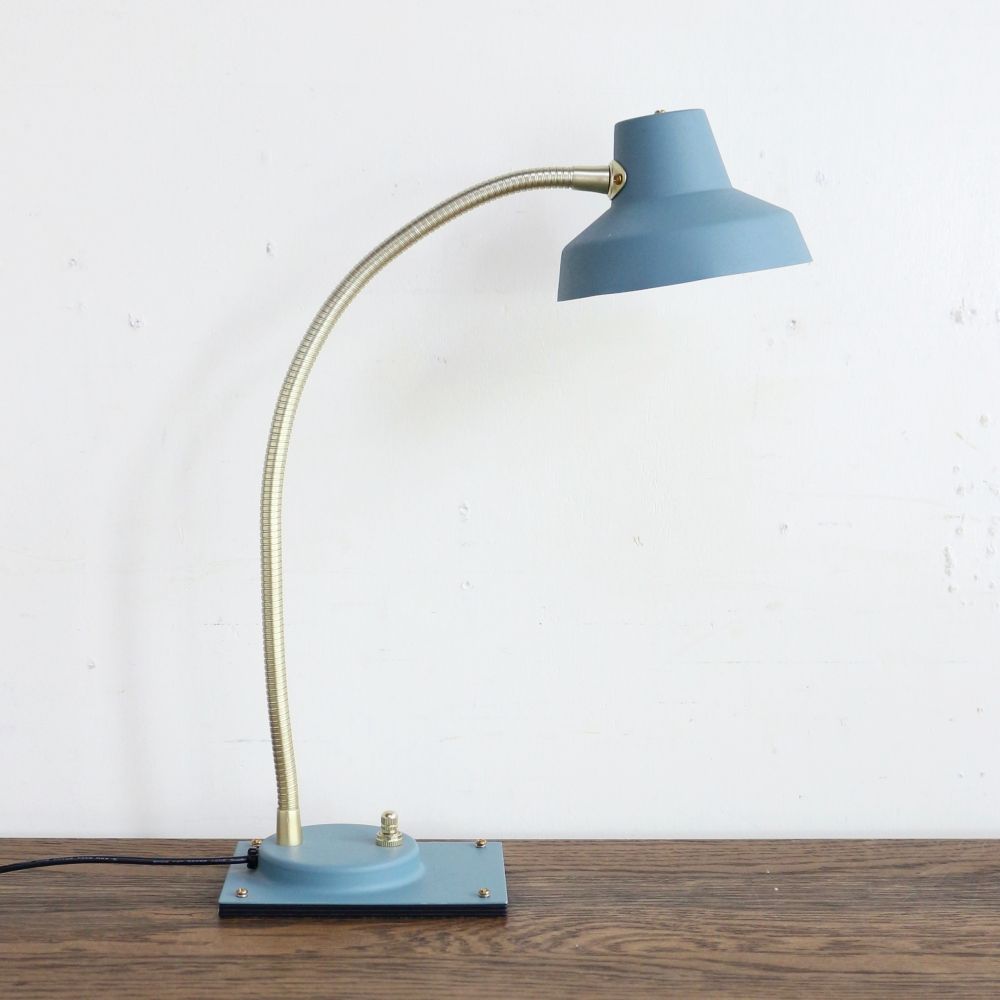 壁付けもOK！ミッドセンチュリー感が懐かしい♪ マディソンデスク