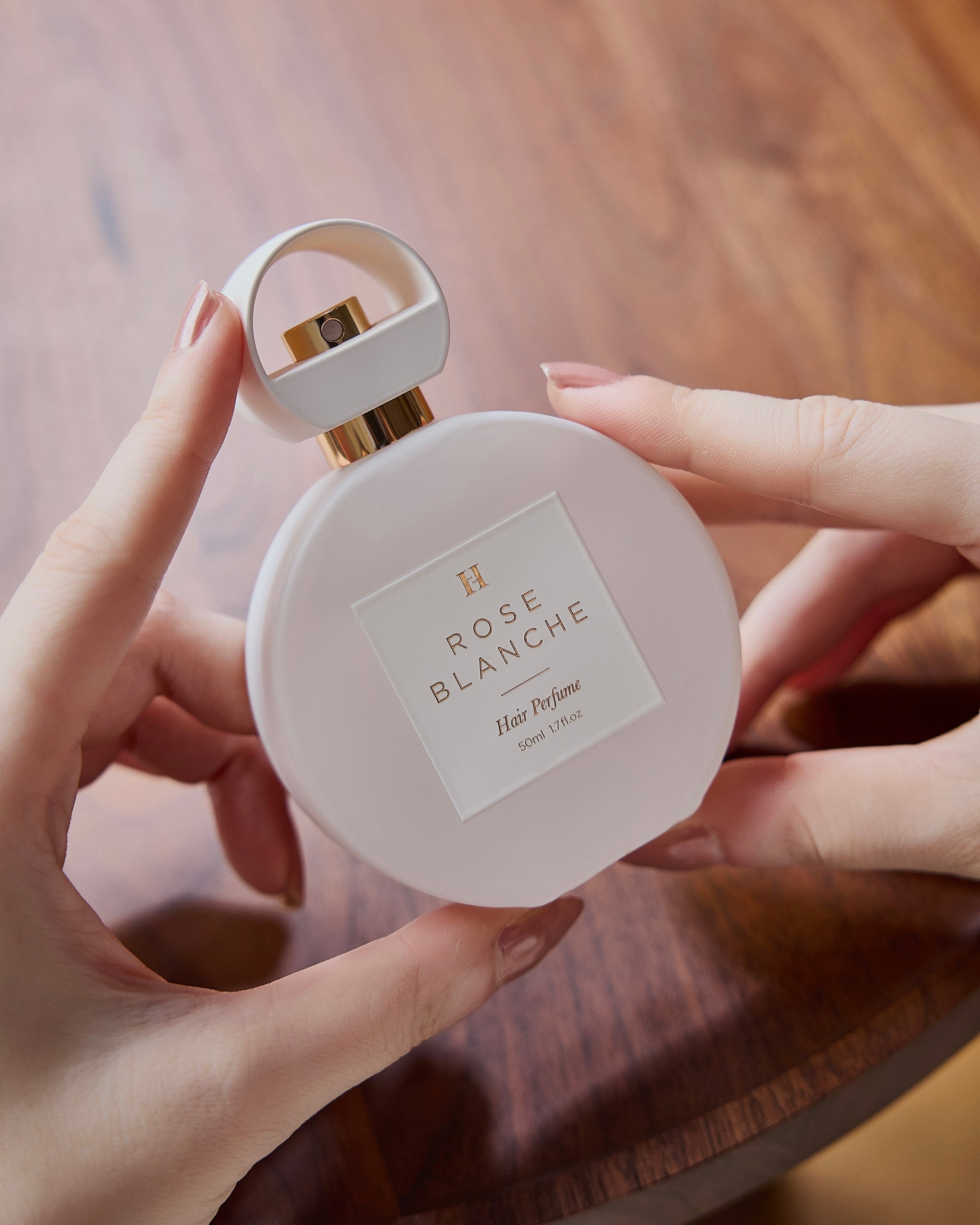 NEW ARRIVAL】ROSE BLANCHEの香りのヘアパフュームが待望の定番化決定