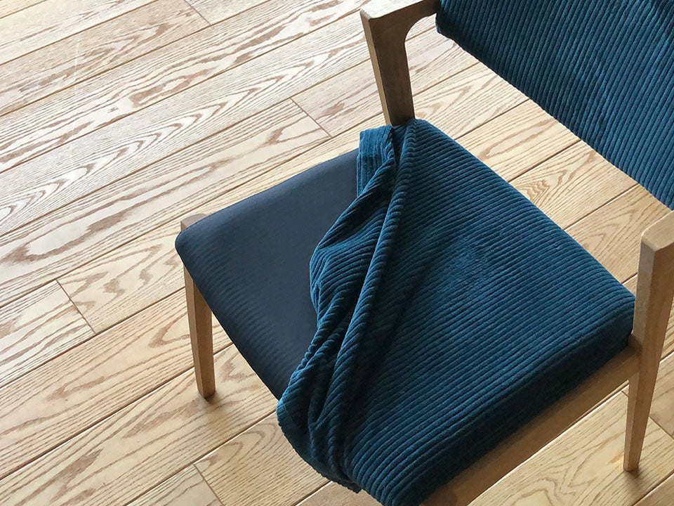 Owl ワイドアームチェア D04610B – 冨士ファニチア オンラインストア