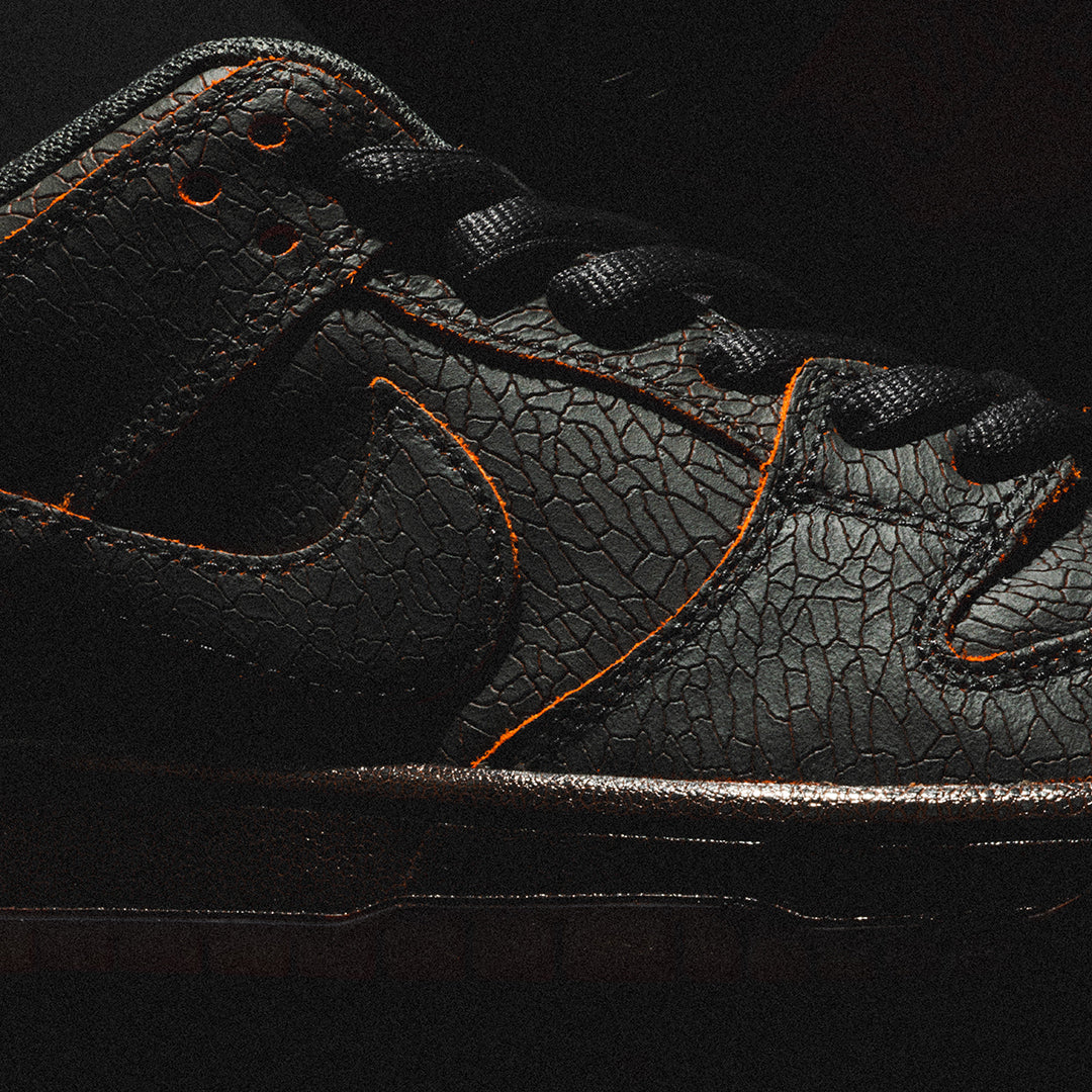 NIKE SB DUNK LOW PRO PRM “KRAMPUS”