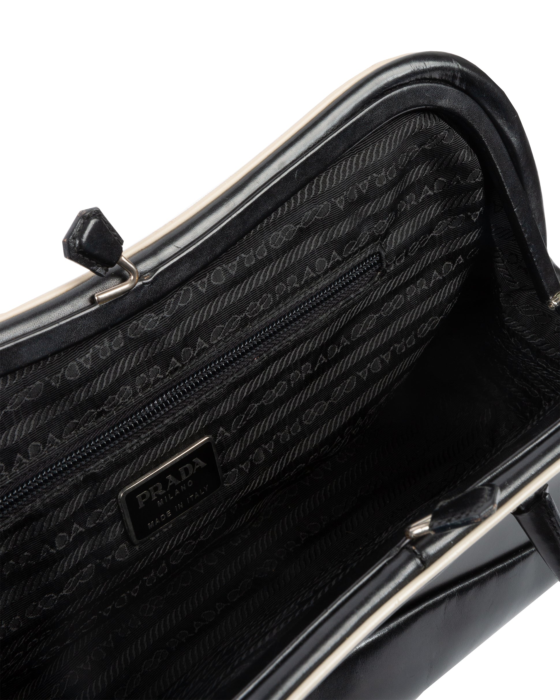 Vothe Archive - FW2000 Black Leather Kiss Lock Handbag