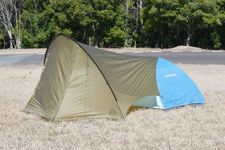 テントに広大な前室を追加できるマエヒロシェルターは、単体で