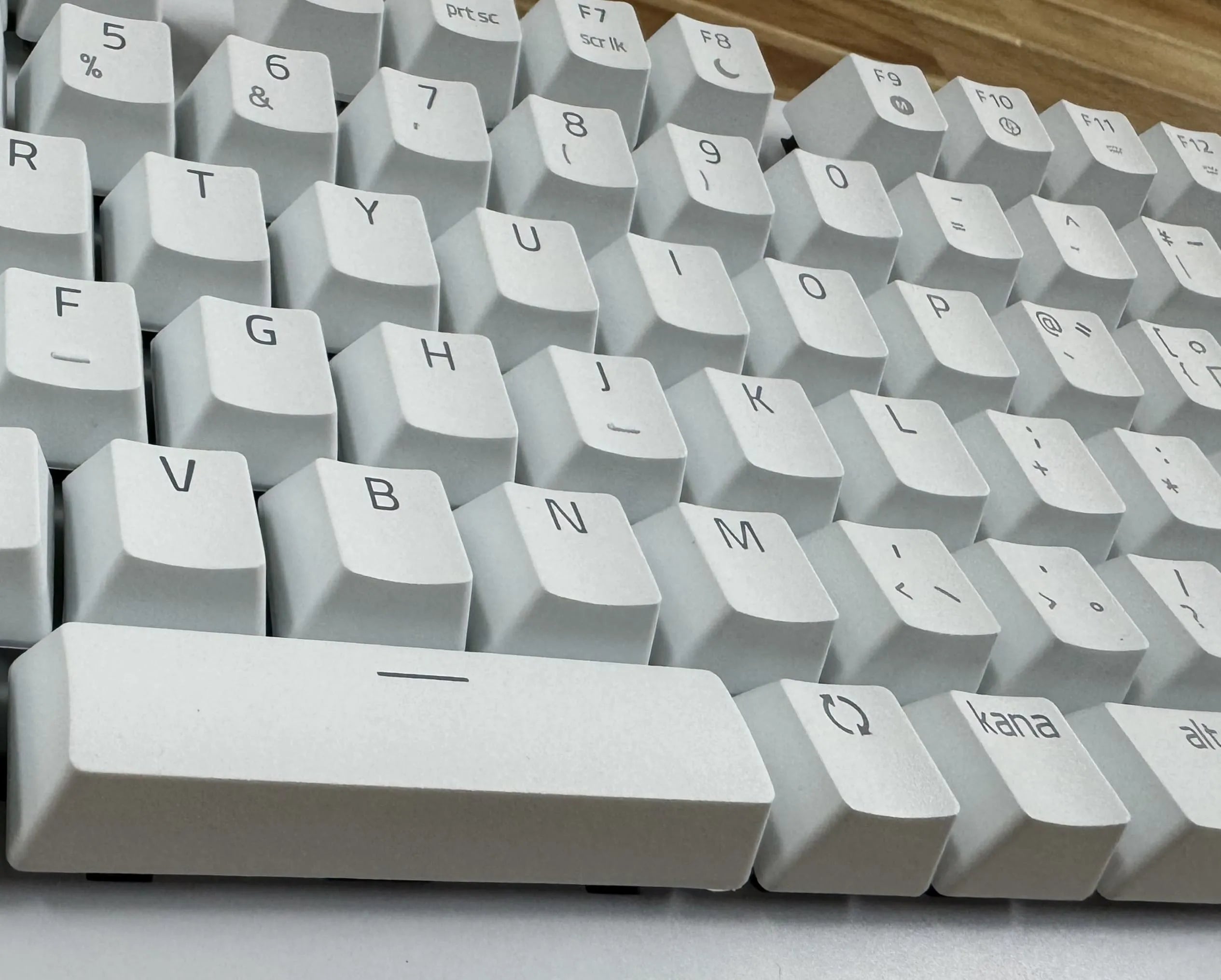 スタイリッシュ×高機能。Huntsman V3 Pro White Edition待望の白登場