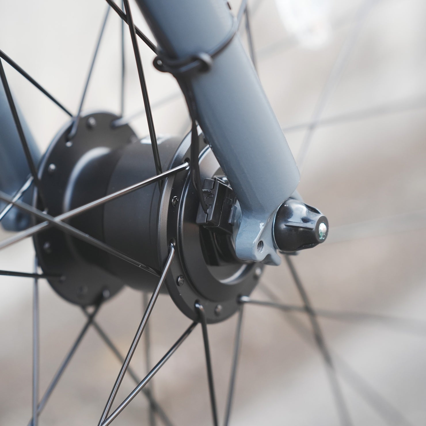 クロスバイクをオートライト化｜P&P WH-A1800R-HD2で後付けできるハブ