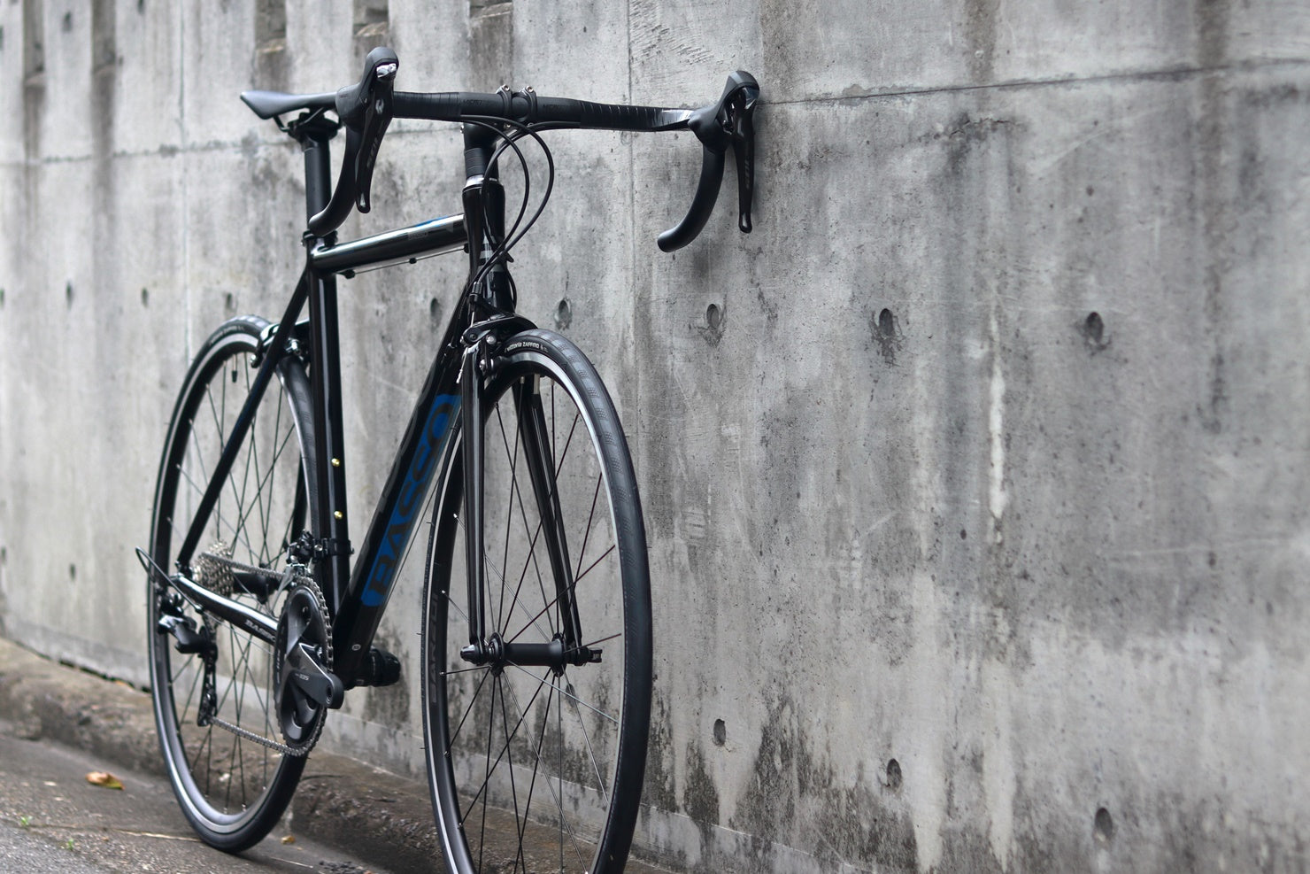 在庫セール特価！】Shimano 105搭載ロードバイク『BASSO MONZA』2025年