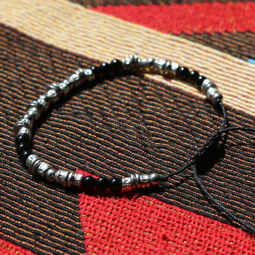 ブラック & アンティークシルバービーズブレスレット - KND | 60