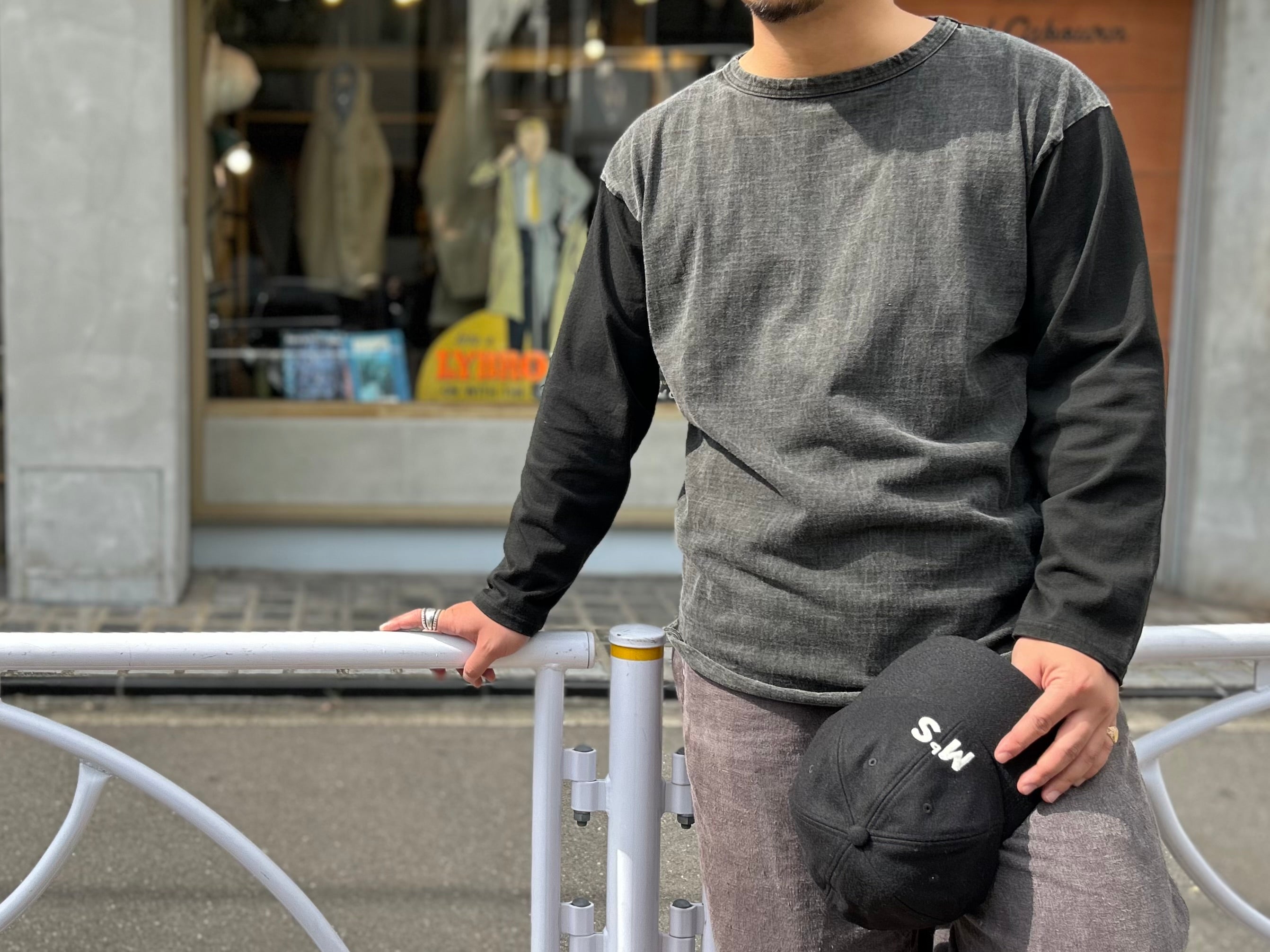 A baseball shirt with attention to detail》BASEBALL T-SHIRT