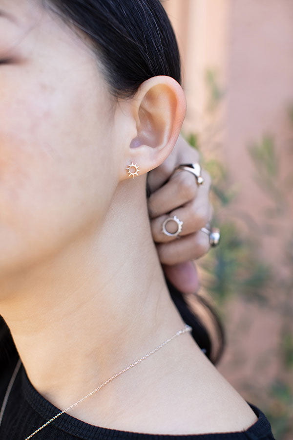 太陽の片耳スタッドピアス K18 | イリーヴァ・ジュエリーのピアス