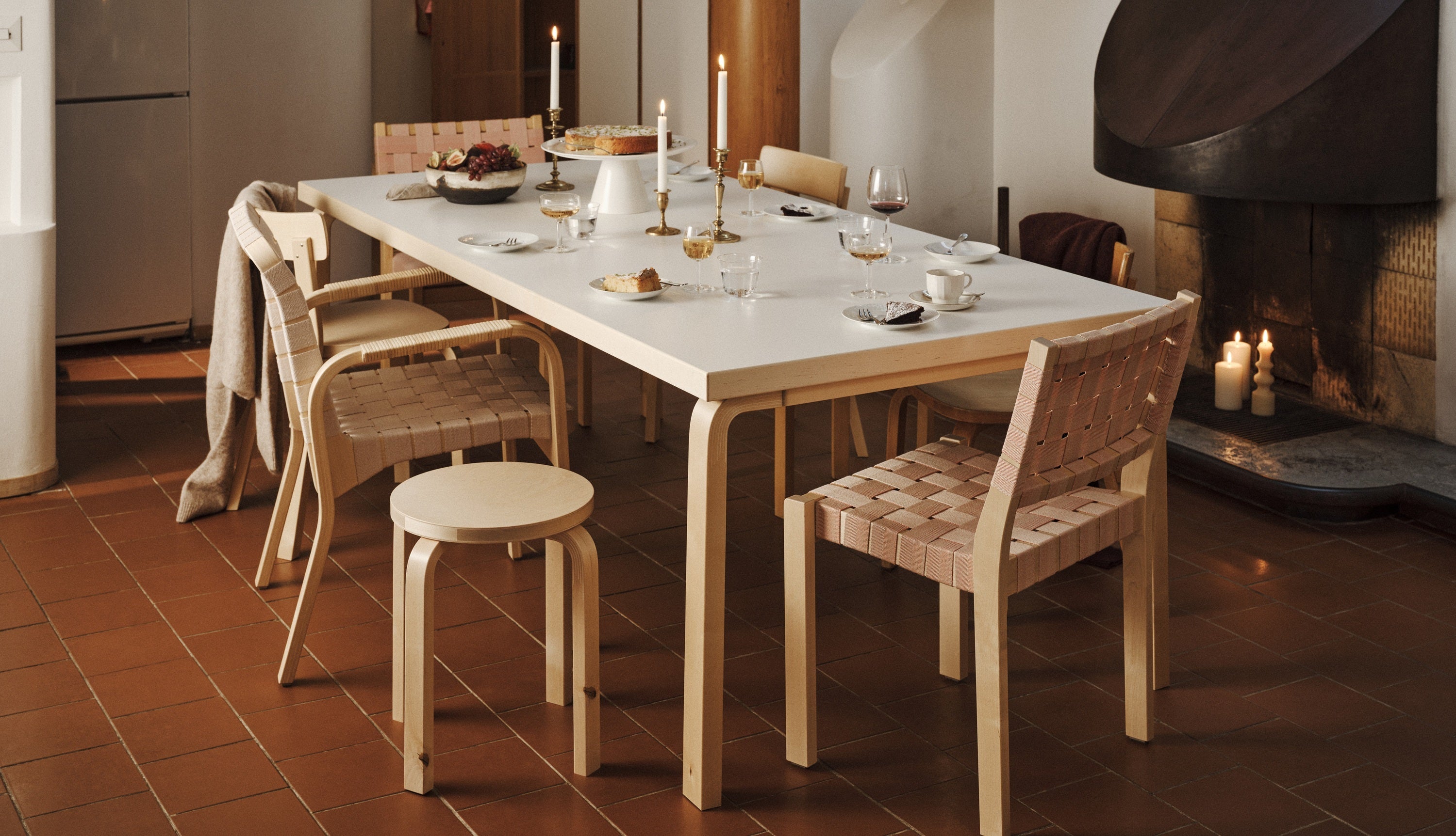 公式】Artek（アルテック）- テーブル / ダイニングテーブル / デスク