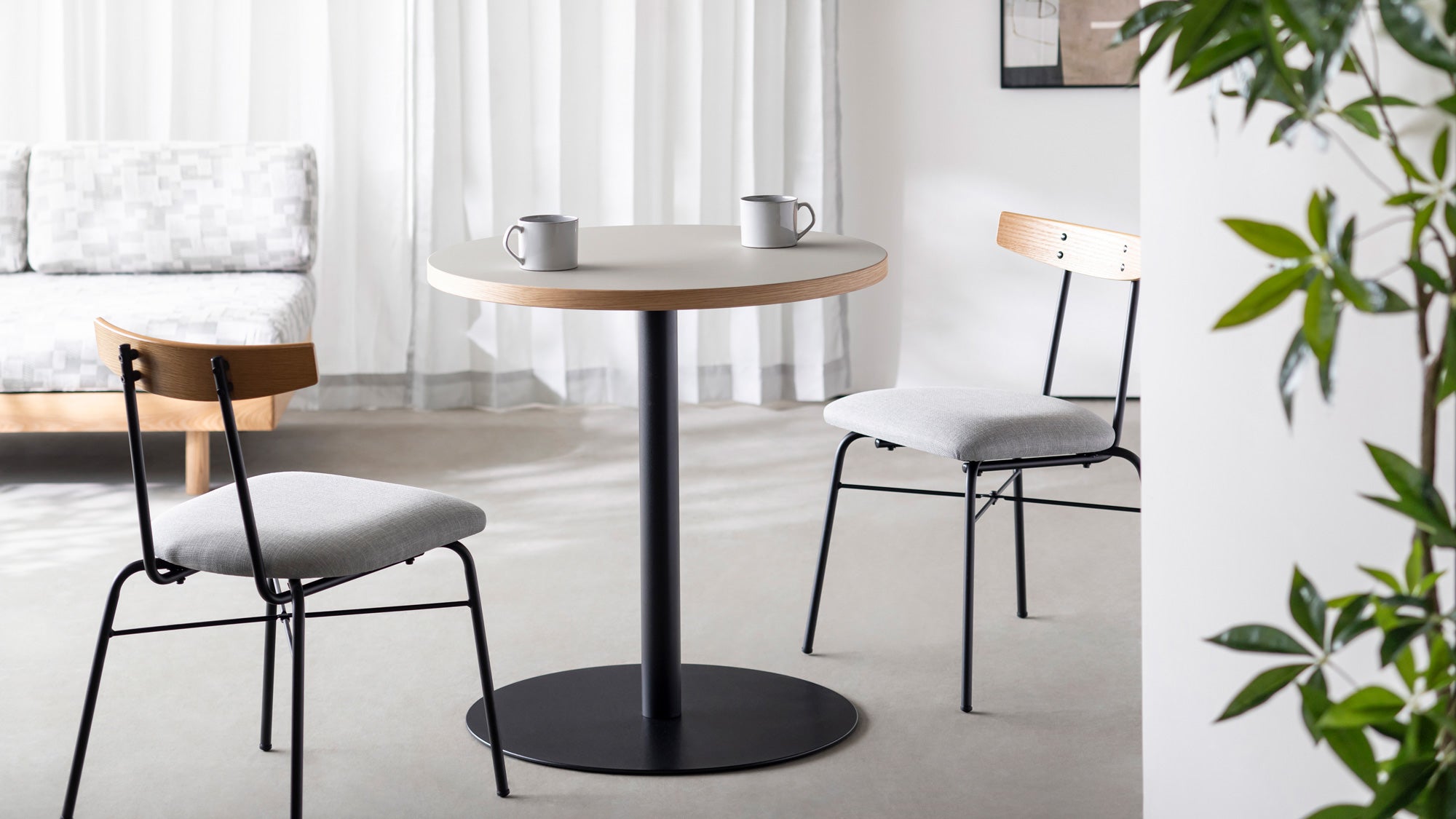 カフェテーブルがもっと自由にカスタマイズ可能に – KANADEMONO