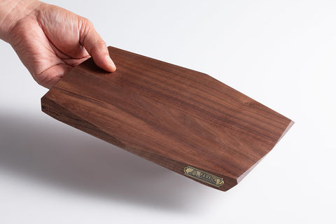 ファセットカッティングボード Solo（ウォルナット）6,930円