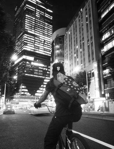 CHROME CUSTOMSHIDEANDSEEKBANDANNA MESSENGER BAG