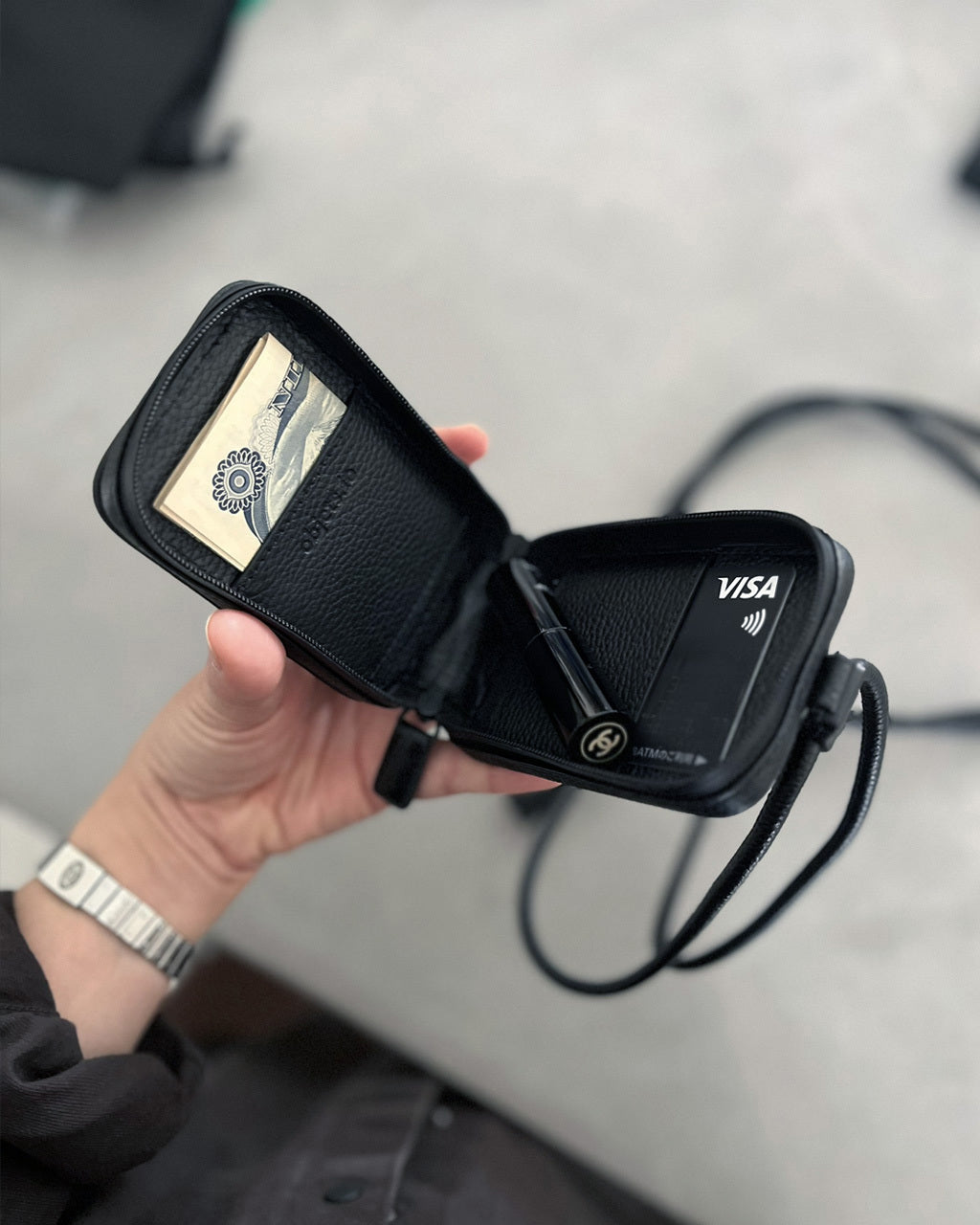 objects.io｜ミニマル×機能美の新基準「マイクロバッグ」登場