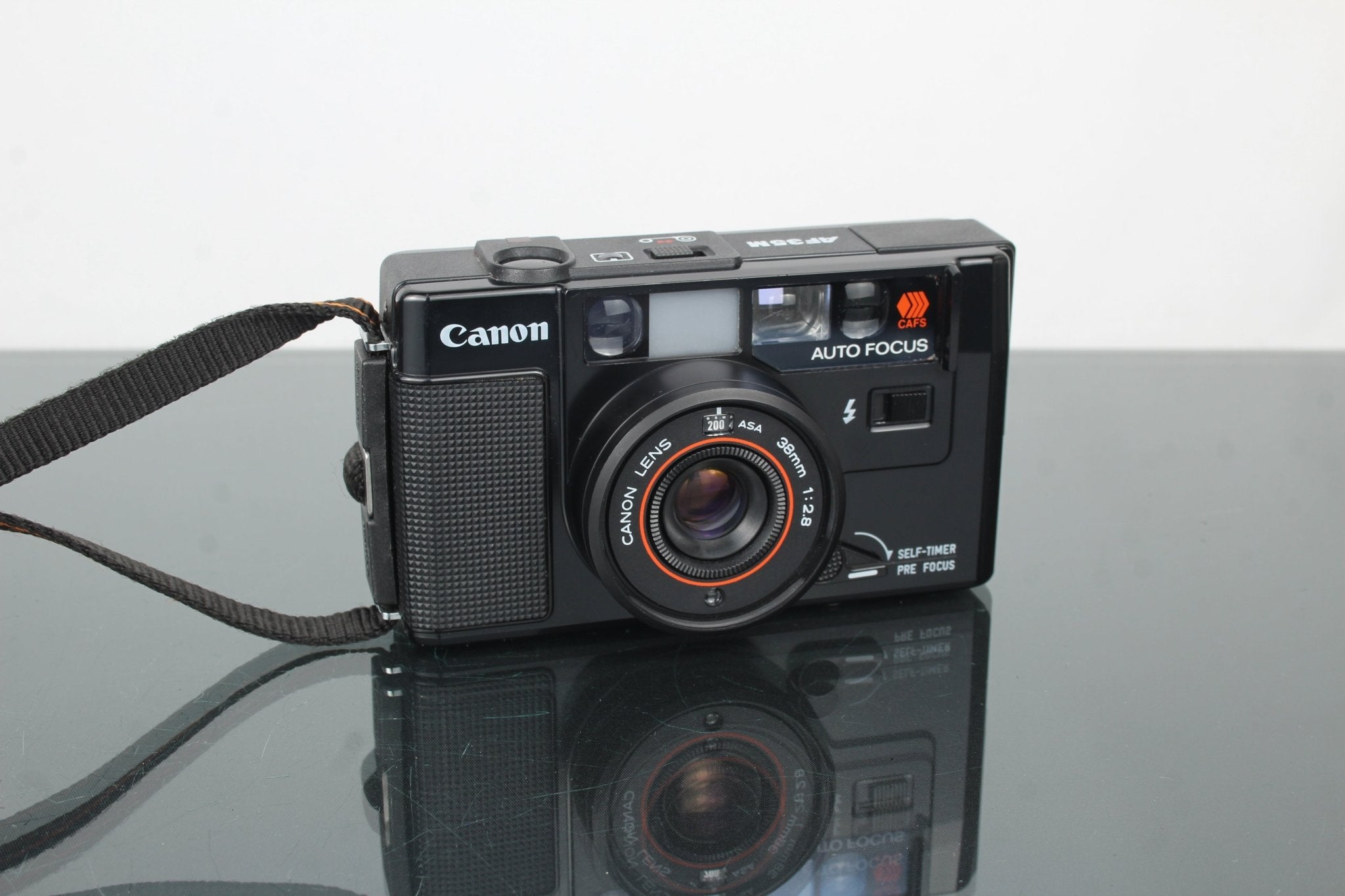 Canon AF35M Review: The Autofocus Point-and-Shoot Icon – Dutch|Thrift