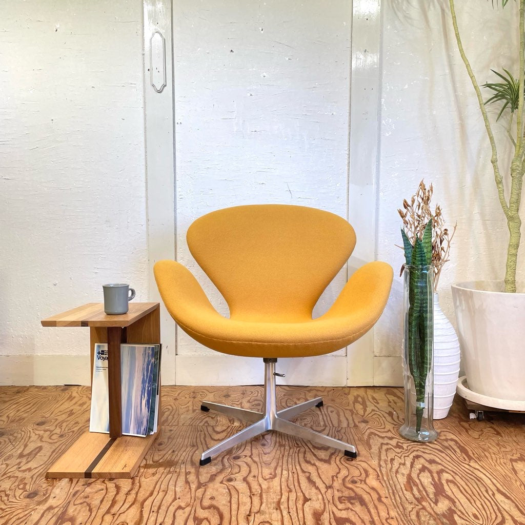 フリッツハンセン / FRITZ HANSEN スワンチェア クヴァドラ 黄色