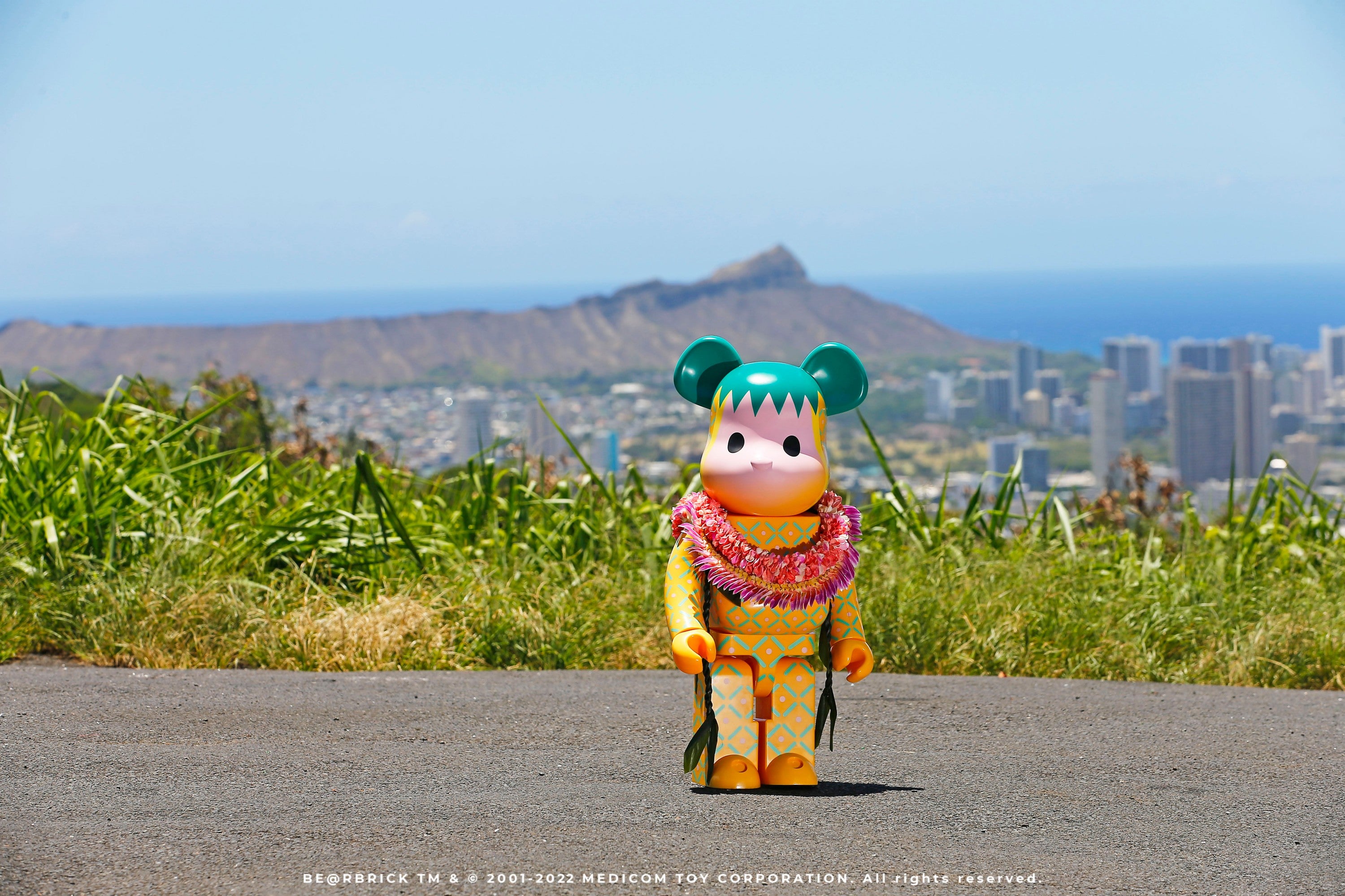 HAWAIIAN TRAVELS WITH THE CLOT x MEDICOM TOY BE@RBRICK “SUMMER