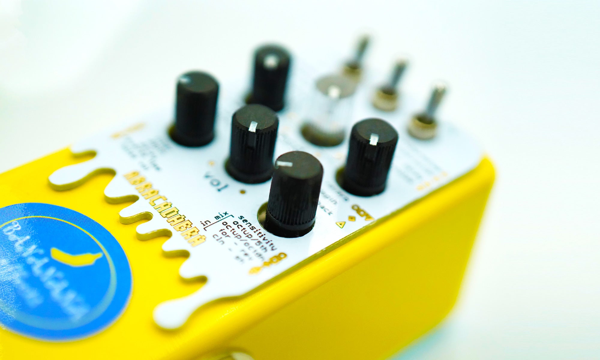 ABRACADABRA Shimmer reverb pedal