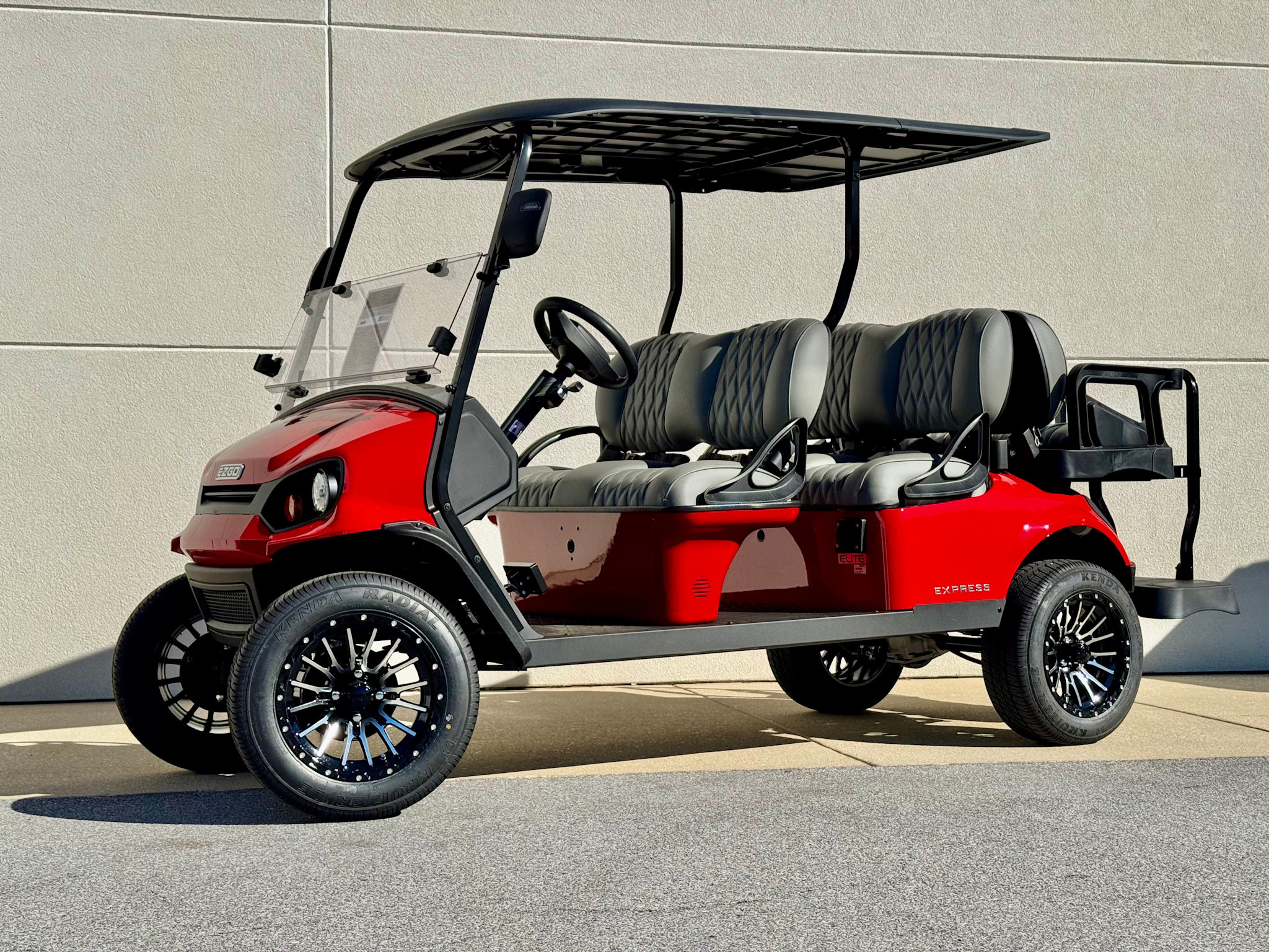 2026 E-Z-GO EXPRESS 6 ELiTE 4.2 (FLAME RED) - Dixielectricar