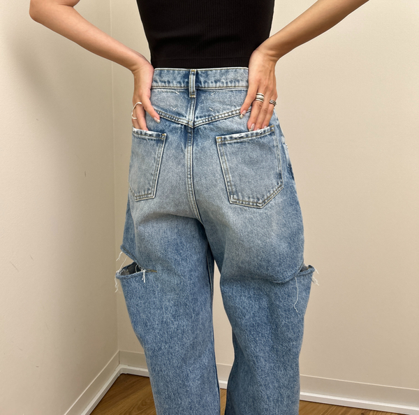 サイズ感】マルジェラの「カットアウトデニム」がおしゃれなで大人気