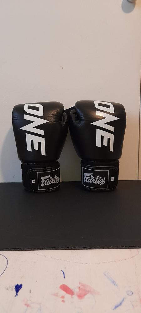 ONE x Fairtex Tight-Fit Boxing Glove (Black) | ONE Championship