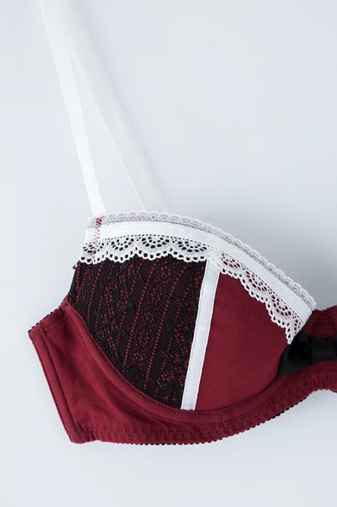 佐倉杏子 モデル ランジェリーセット ブラジャー ショーツ 下着 魔法